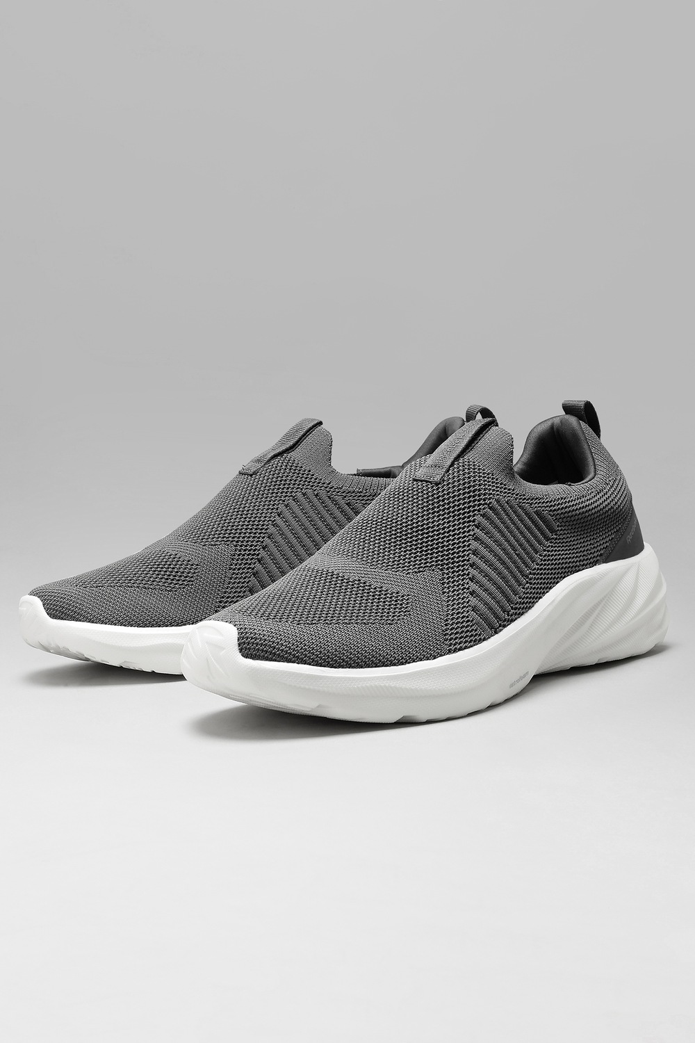 Reebok ASTROFOAM AURO - Men Grey Walking Shoes