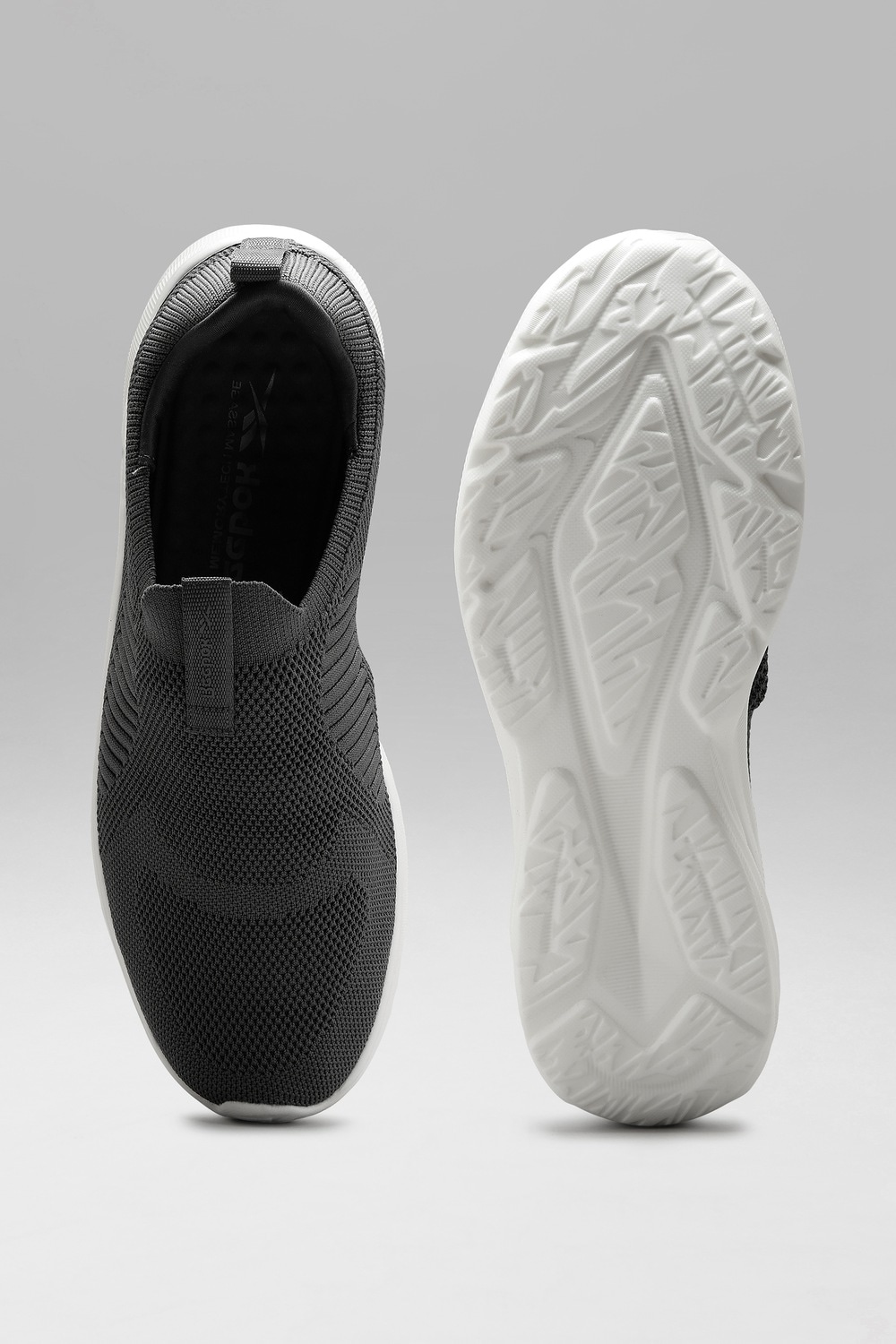 Reebok ASTROFOAM AURO - Men Grey Walking Shoes