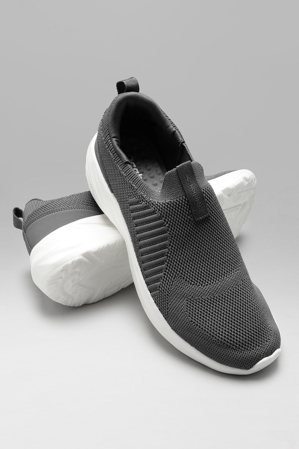 Reebok ASTROFOAM AURO - Men Grey Walking Shoes