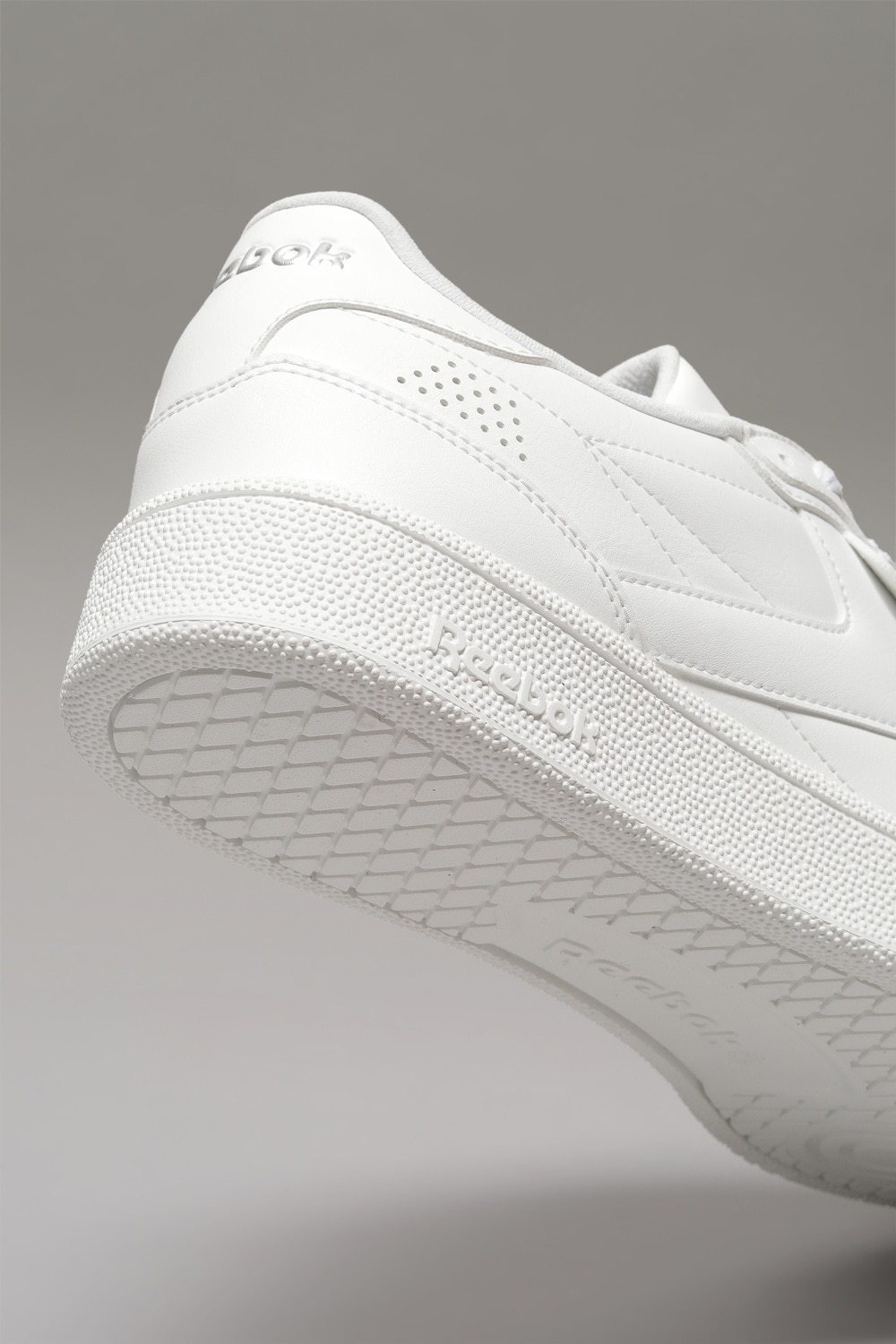 Reebok Club C Chester - Men White Sneakers