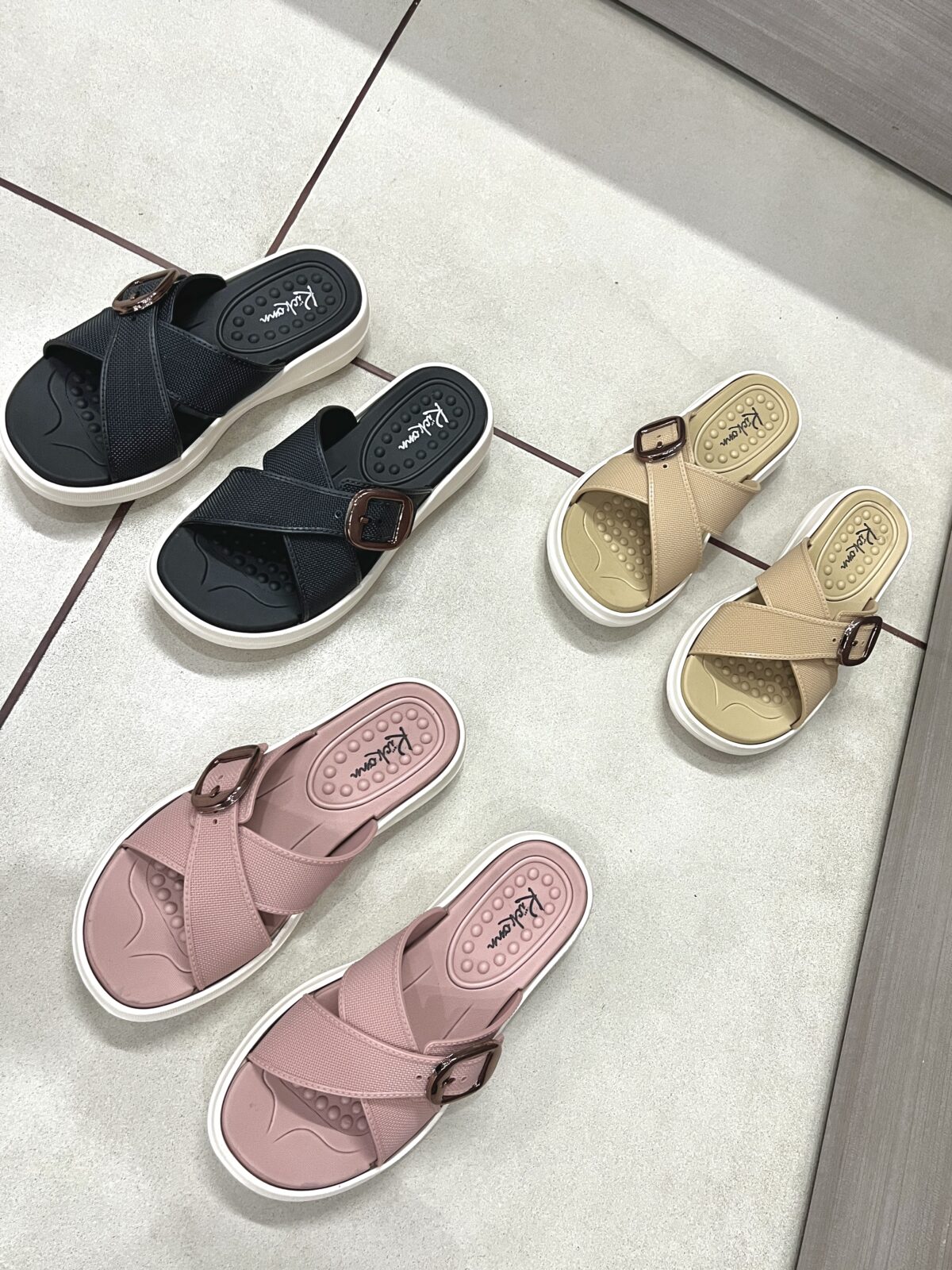 Kickonn Women Black cross-strap platform sandal