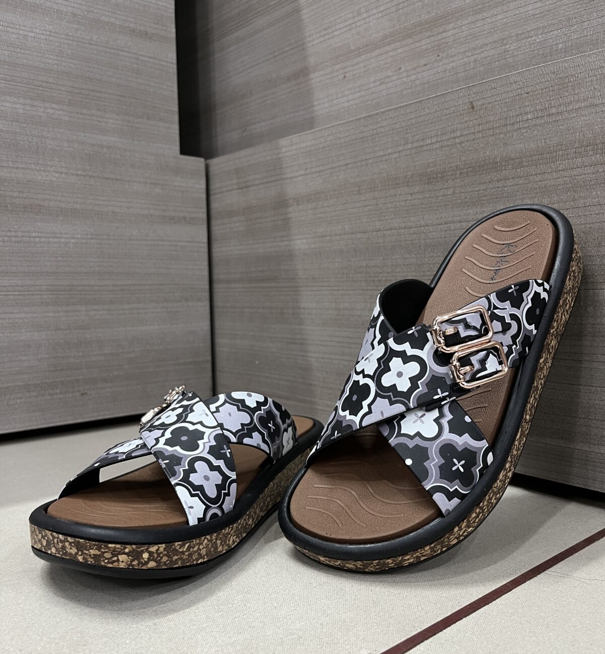 IMG_5137 KICKONN WOMEN BLACK CROSS-STRAP PLATFORM SANDAL